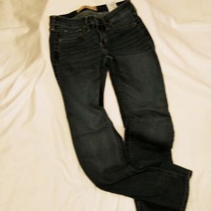 1C - Hollister Dark Wash Jeans. Size 3S.